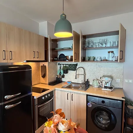 5 Steps To The Apartment *