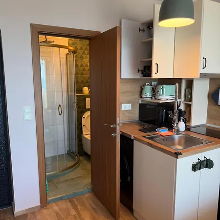 Apartment 5 Steps To The Pomorie
