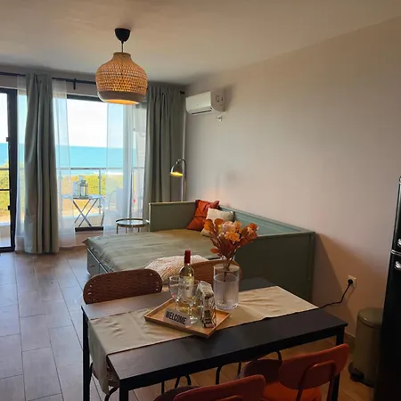 Apartment 5 Steps To The Pomorie