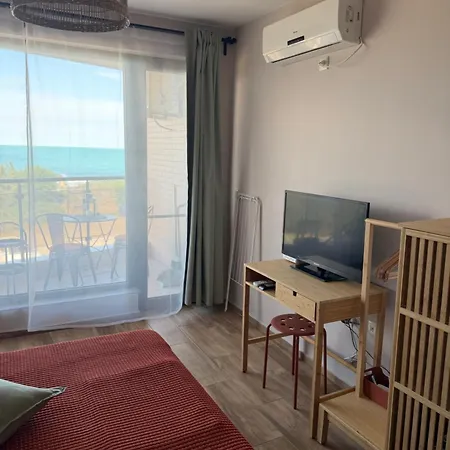 Apartment 5 Steps To The Pomorie